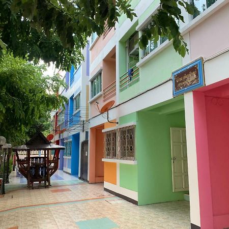 Penthiphouse Hotel Ban Bang Phun Luaran gambar